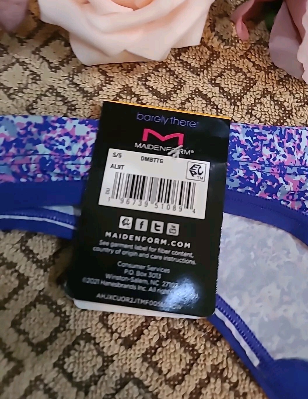Maidenform DMBTTG Barely There Invisible Look Thong S/5 nwt $13