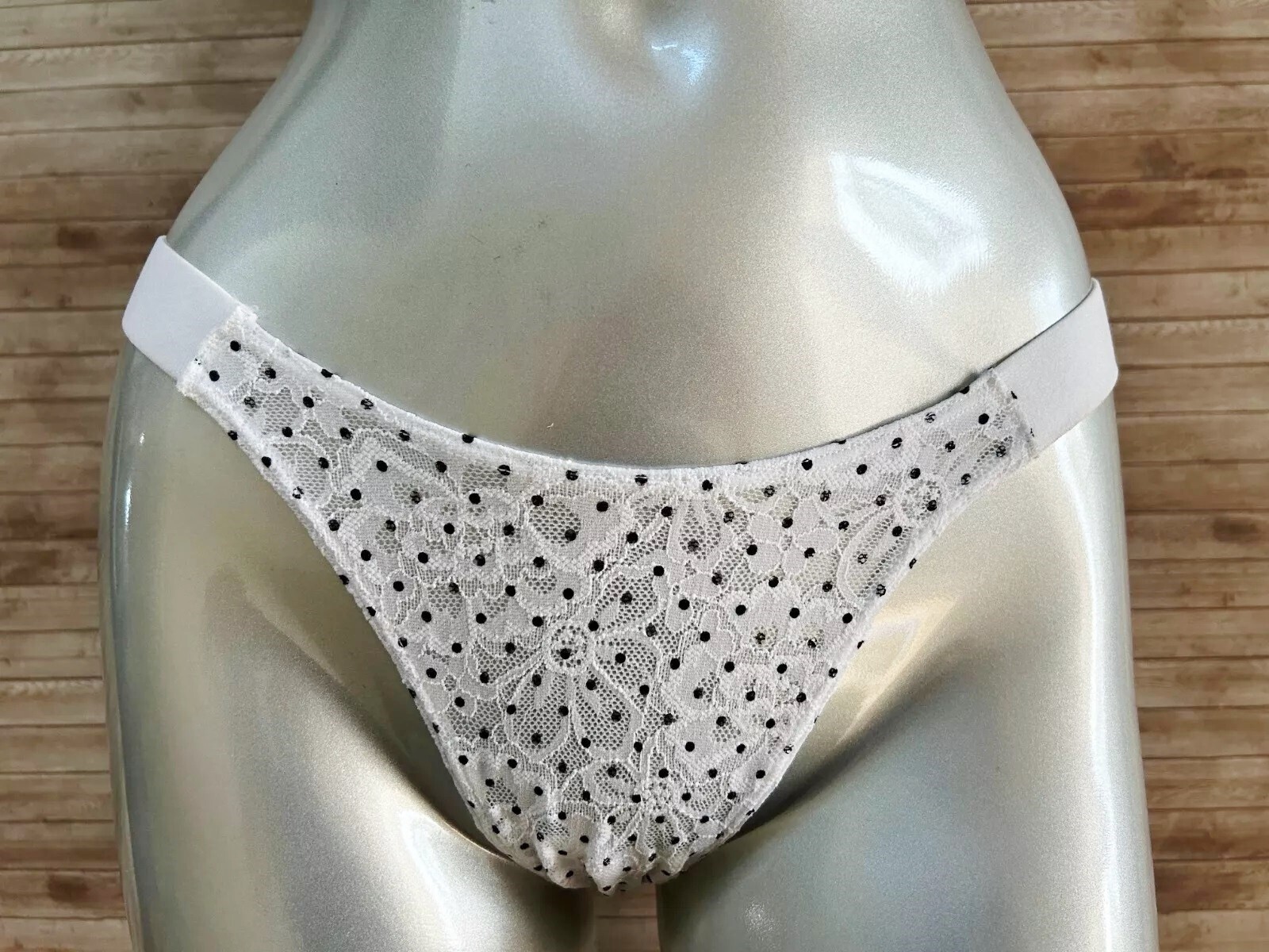 Nwt Victorias Secret The Lacie Lace Brazilian Panty White/Black Casual Dot M