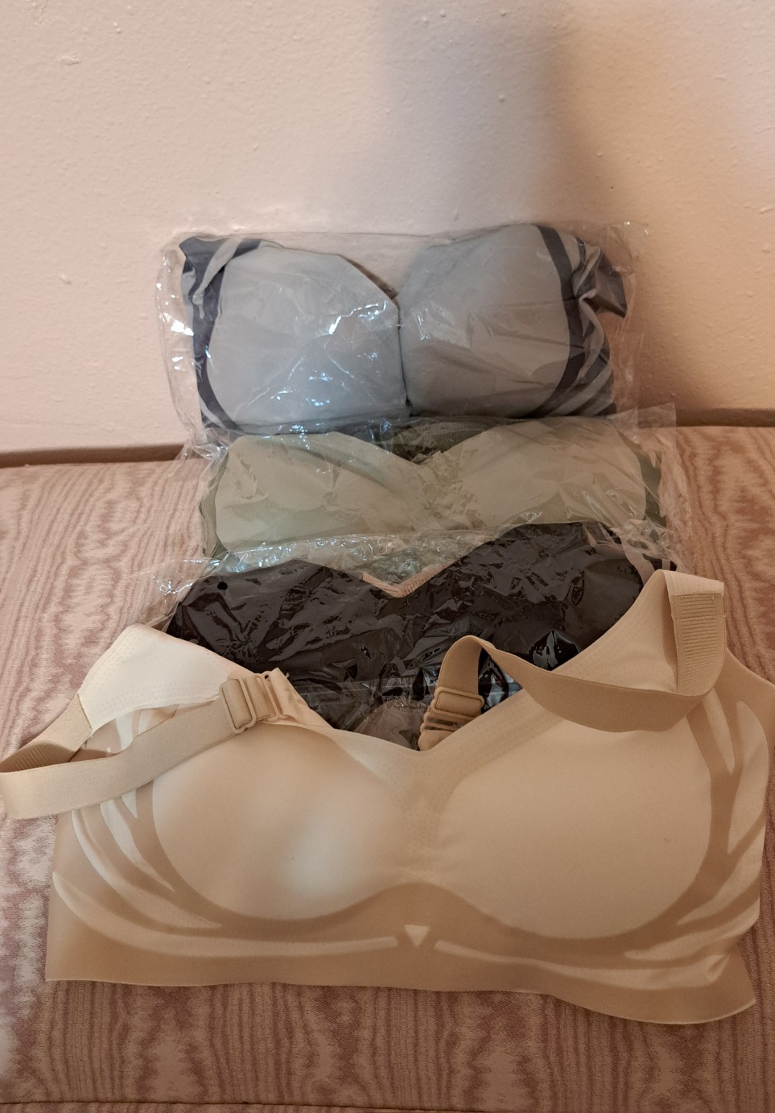 New lot of 4 bras XXL and 8 Size L panties