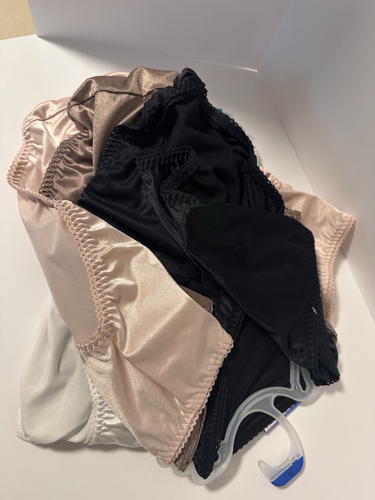multi Vanity Fair Radiant Undershapers Light Control Hi-Cut Women Size 5X 6 Pair