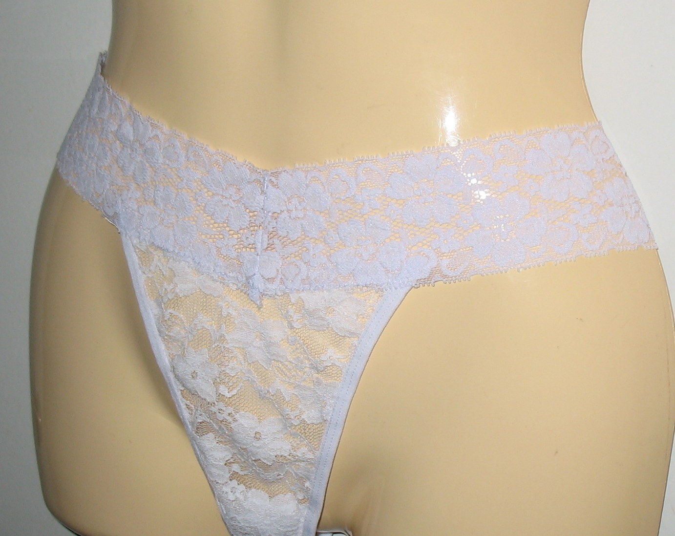 PANMANNI – NEW – LARGE – SHEER WHITE NYLON& SPANDEX STRETCH LACE THONG PANTY