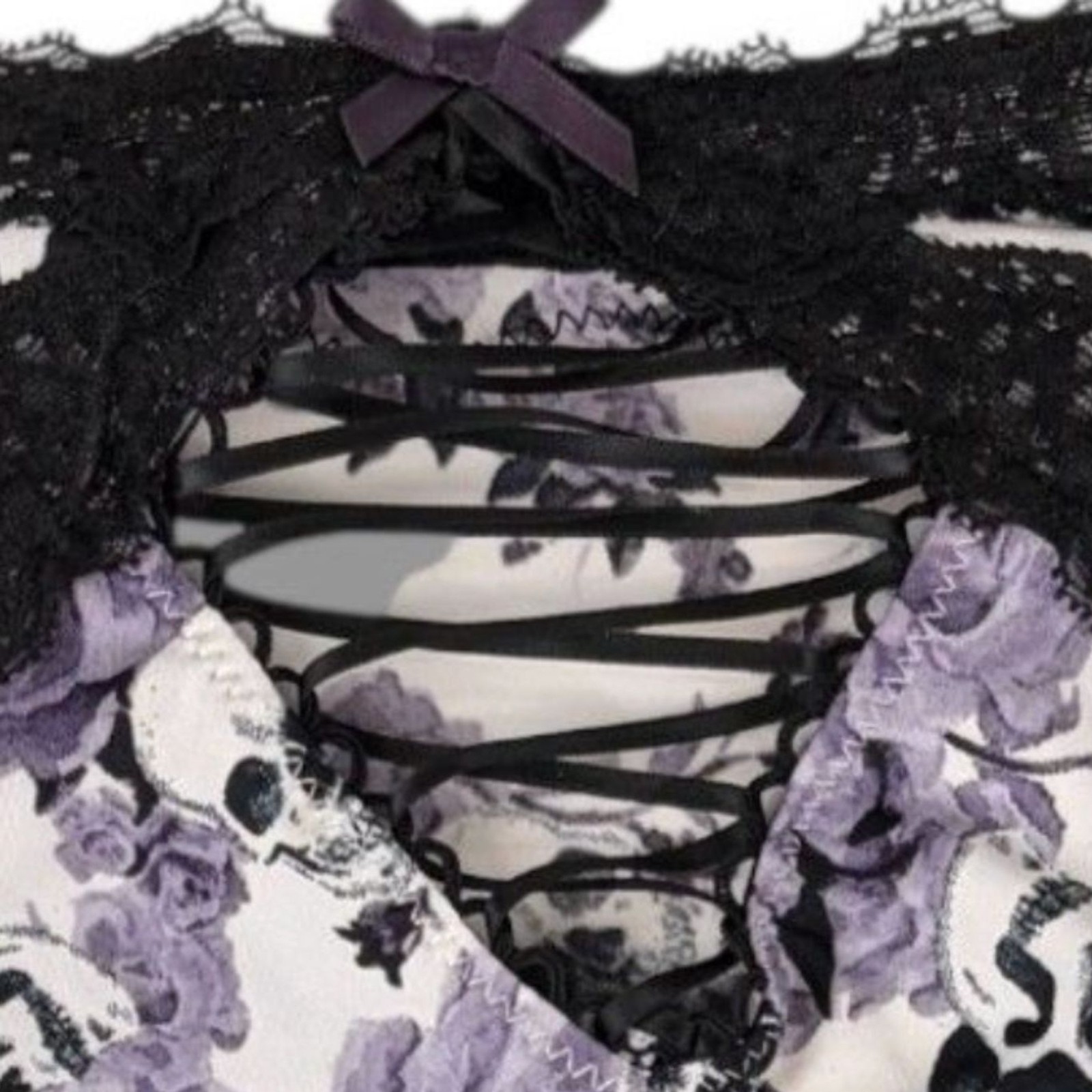 Torrid Size 2 Gothic Purple Rose & Skull Black Lace Hipster Cheekster Panty NEW