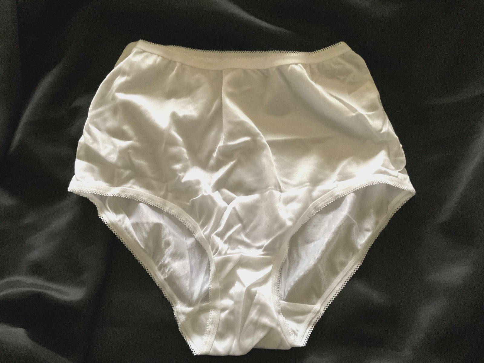 Vintage Partners White Silky Nylon Full Brief Granny Panties Size 5 New