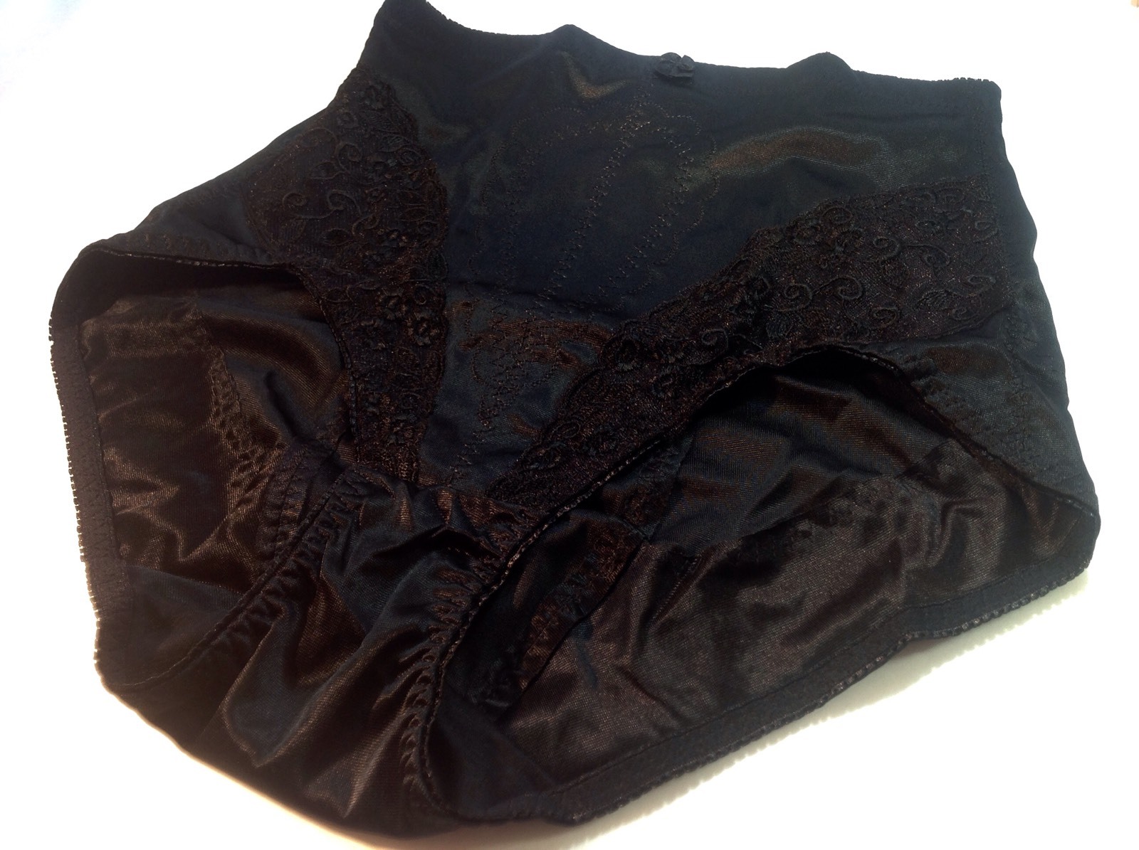 Women Panties,Briefs/Control Panties Eva Cervantes Size L. Large Black Satin