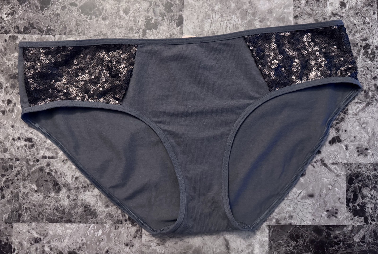 NWT VICTORIA’S SECRET XL CHARCOAL GRAY SEQUIN RARE HIPHUGGER PANTIES
