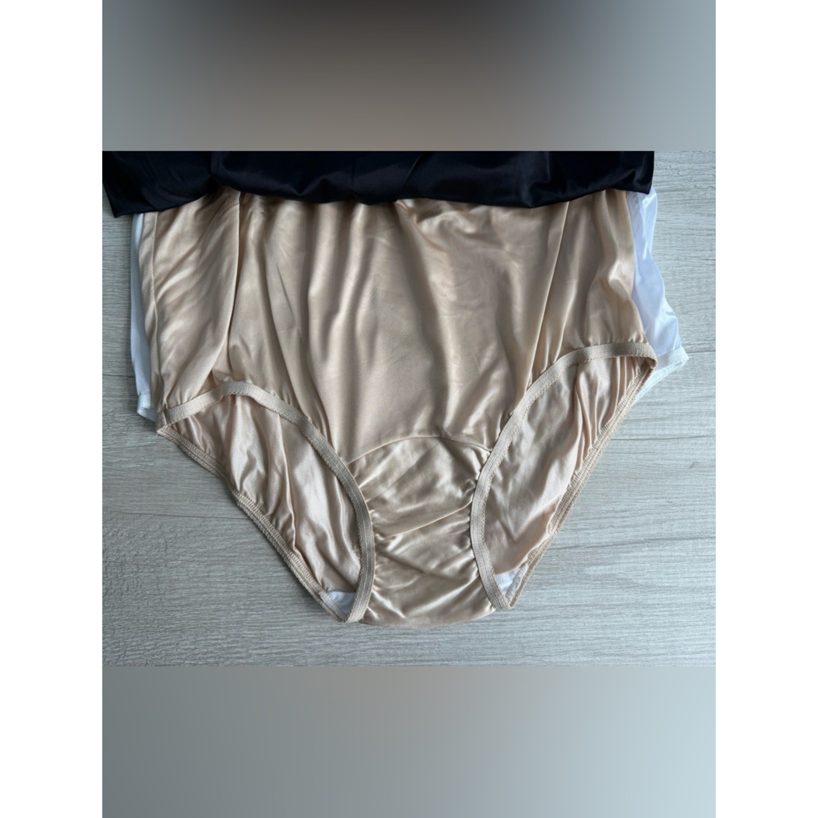 Vanity Fair Women’s 3-Pk. Perfectly Yours Brief Underwear Size Medium