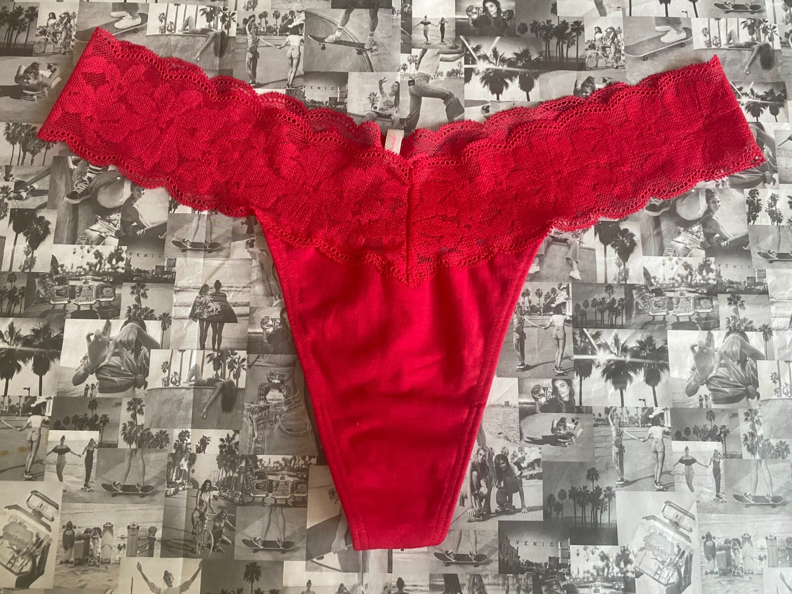 New with tags Victoria’s Secret Cotton Floral Lace-waist Thong Panty Red Fury XL