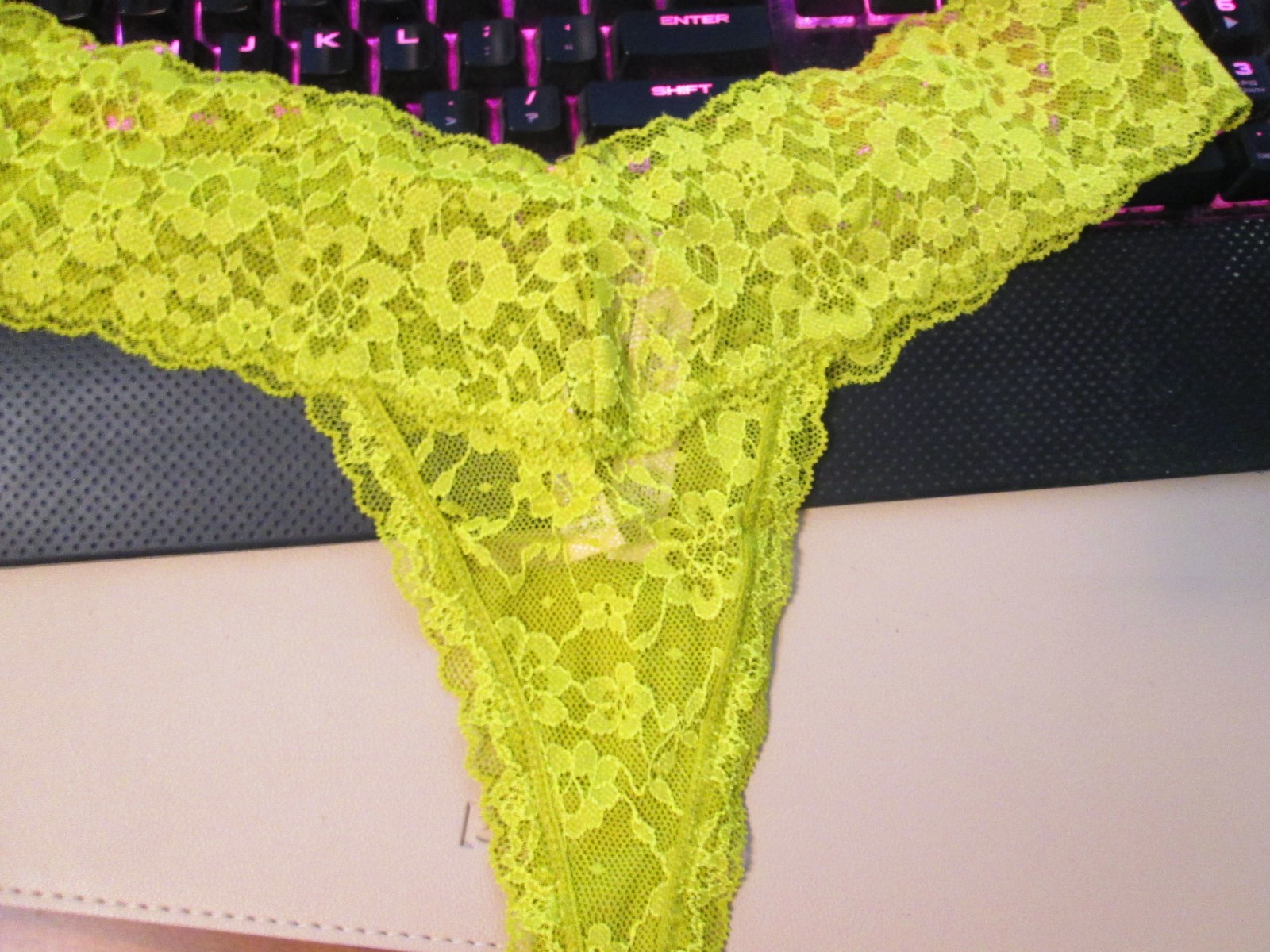 New Victoria’s Secret Lace ✅💲Discounts on 2+💲Thong ✅Size XS,OS,S,M,L✅Lace