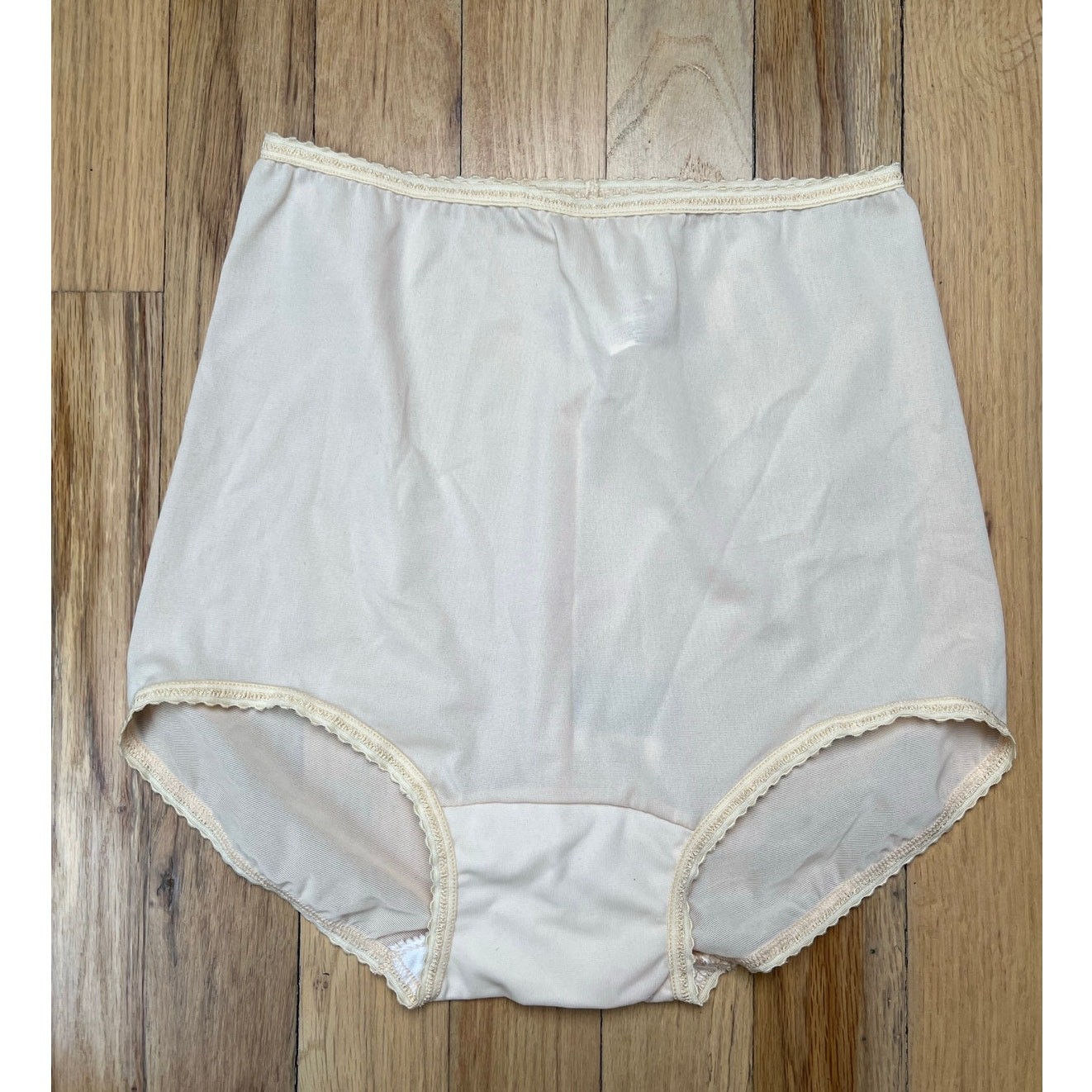 NEW Bali Skimp Skamp Brief Underwear Nude Beige Women’s M