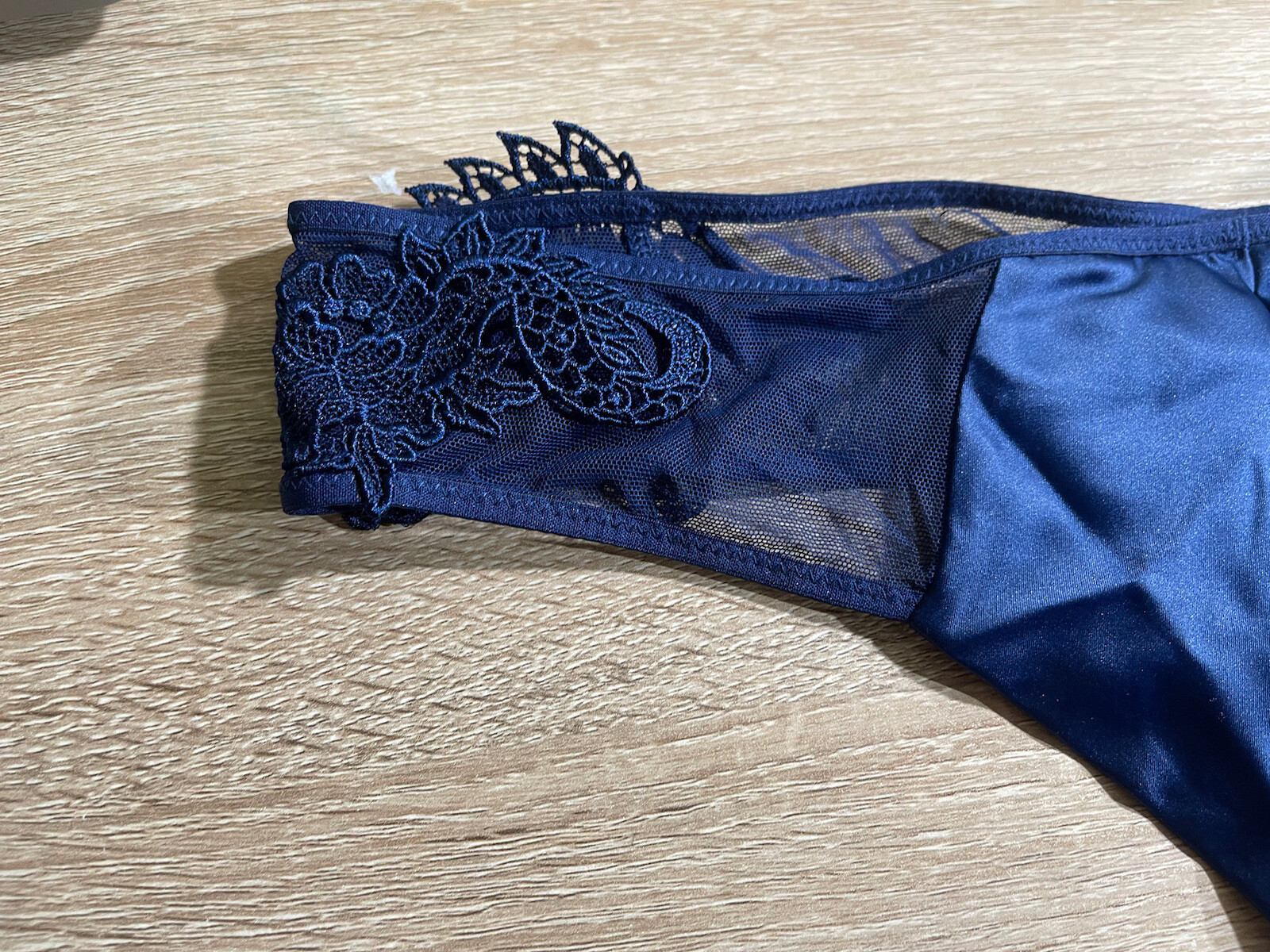 NWT VICTORIA’S SECRET – Navy Blue – Satin- Mesh – Floral Detail – S – MSRP: $44