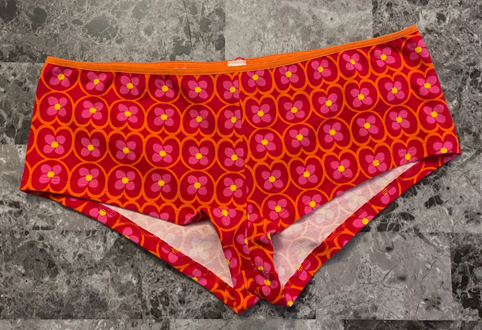 NWT VICTORIA’S SECRET PINK M RED FLORAL GEOMETRIC VINTAGE RARE BOYSHORT PANTIES