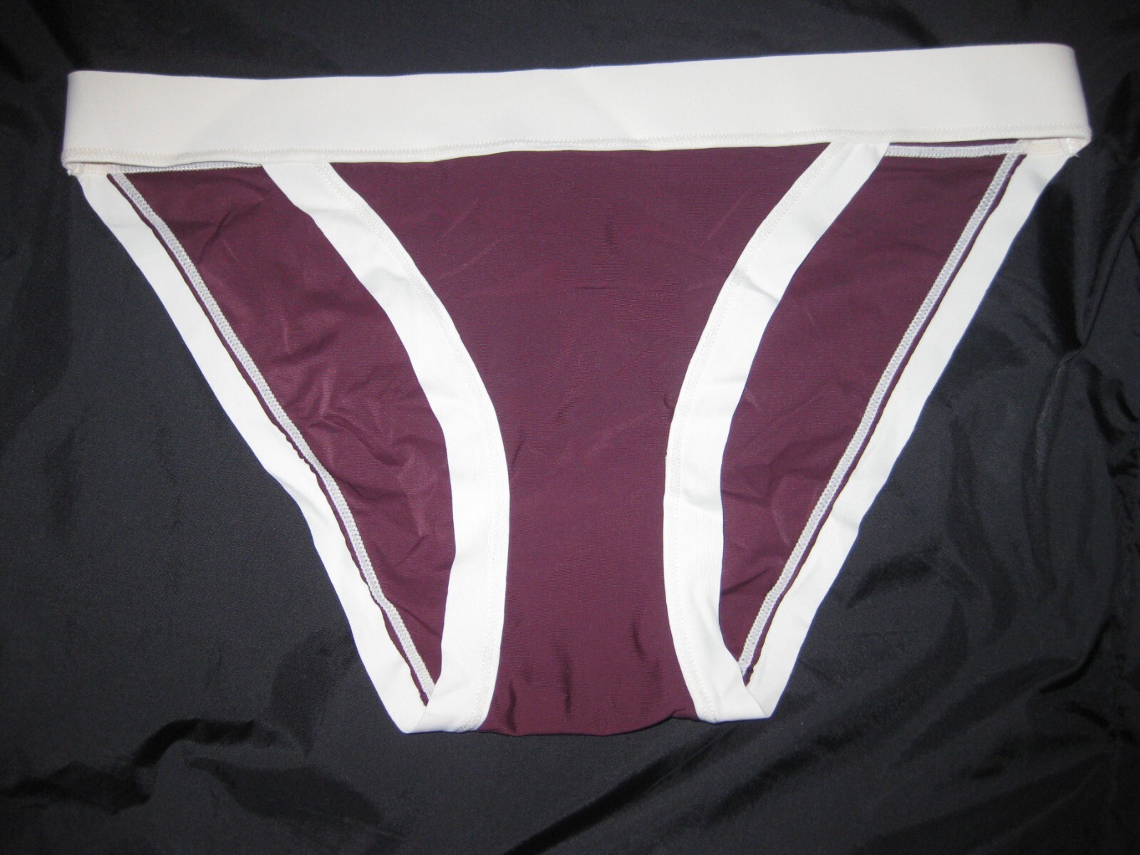 Shein contrast trim string bikini panties S M maroon w/white nip 80s aesthetic