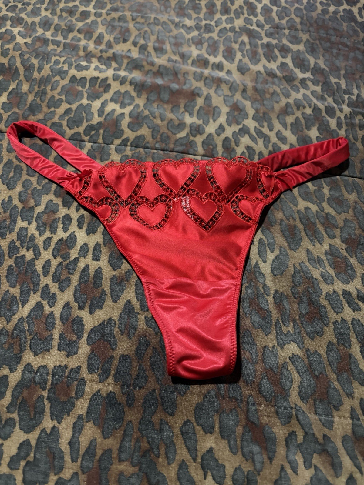 Victoria Secret Red Satin Embroidered Hearts Side Bows Thong Panty NWT Lg Or XL