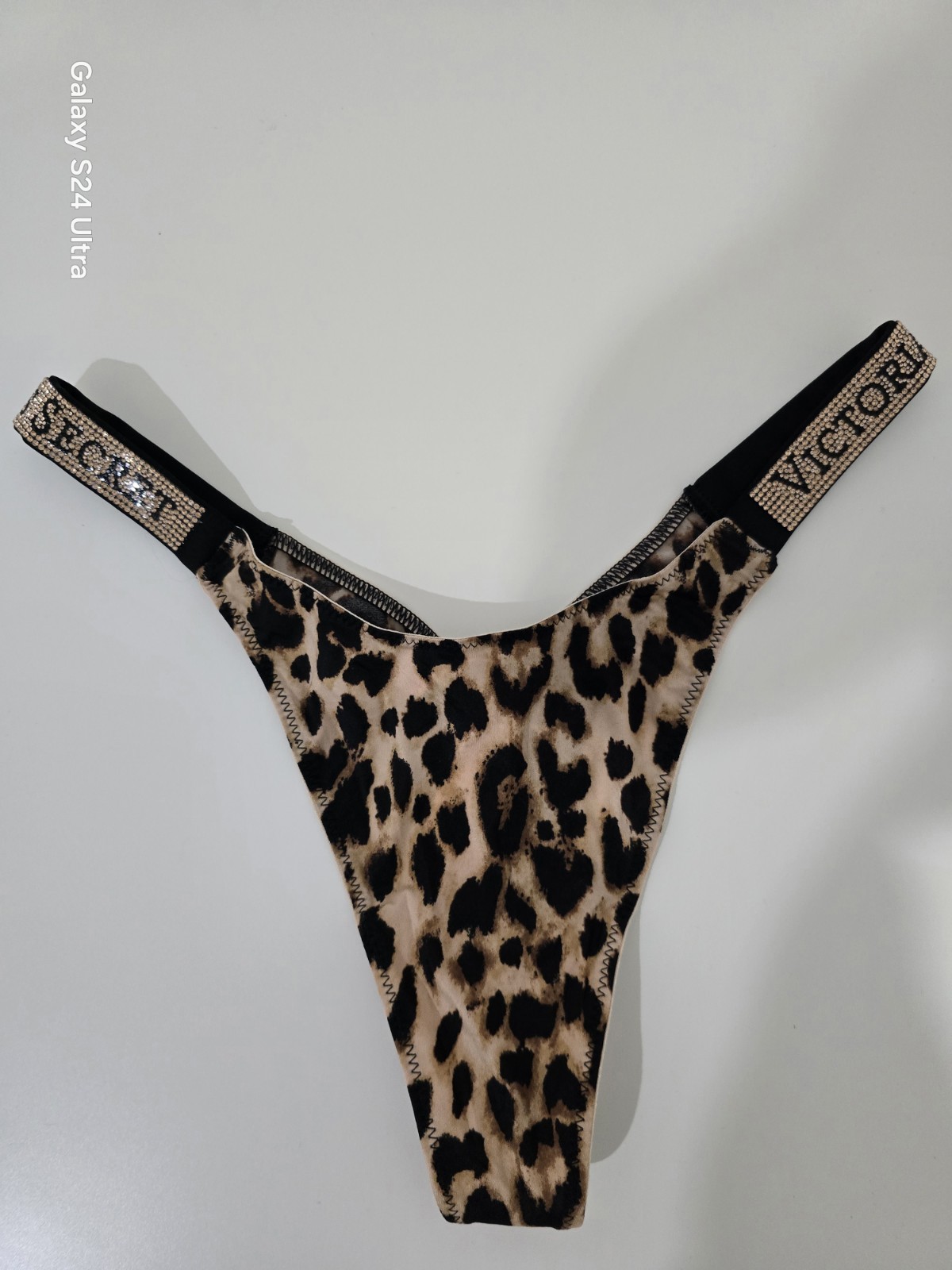 Victorias Secret Very Sexy Shine Strap Thong Style Brazilian Panty Size Medium