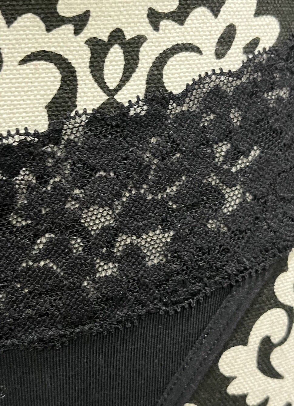 NWT La Senza Women’s Solid Black / Black & Gray Floral Laced Thongs Set Of 2 XL