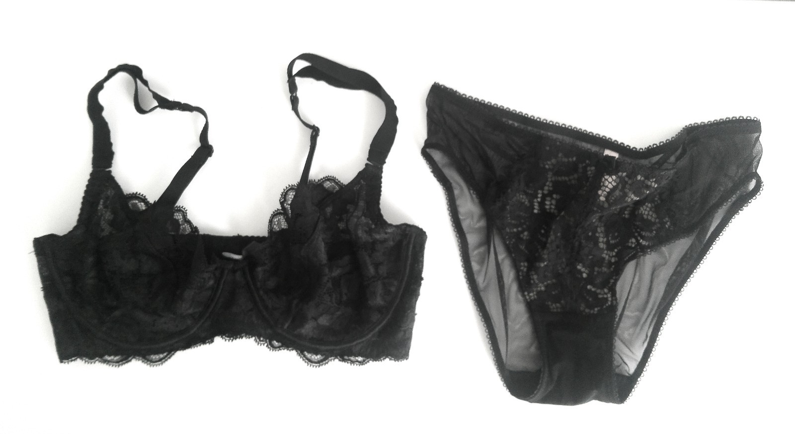 NWOT EVE’S TEMPTATION UNDERWIRE LACE BRA/PANTIES 2PC SET