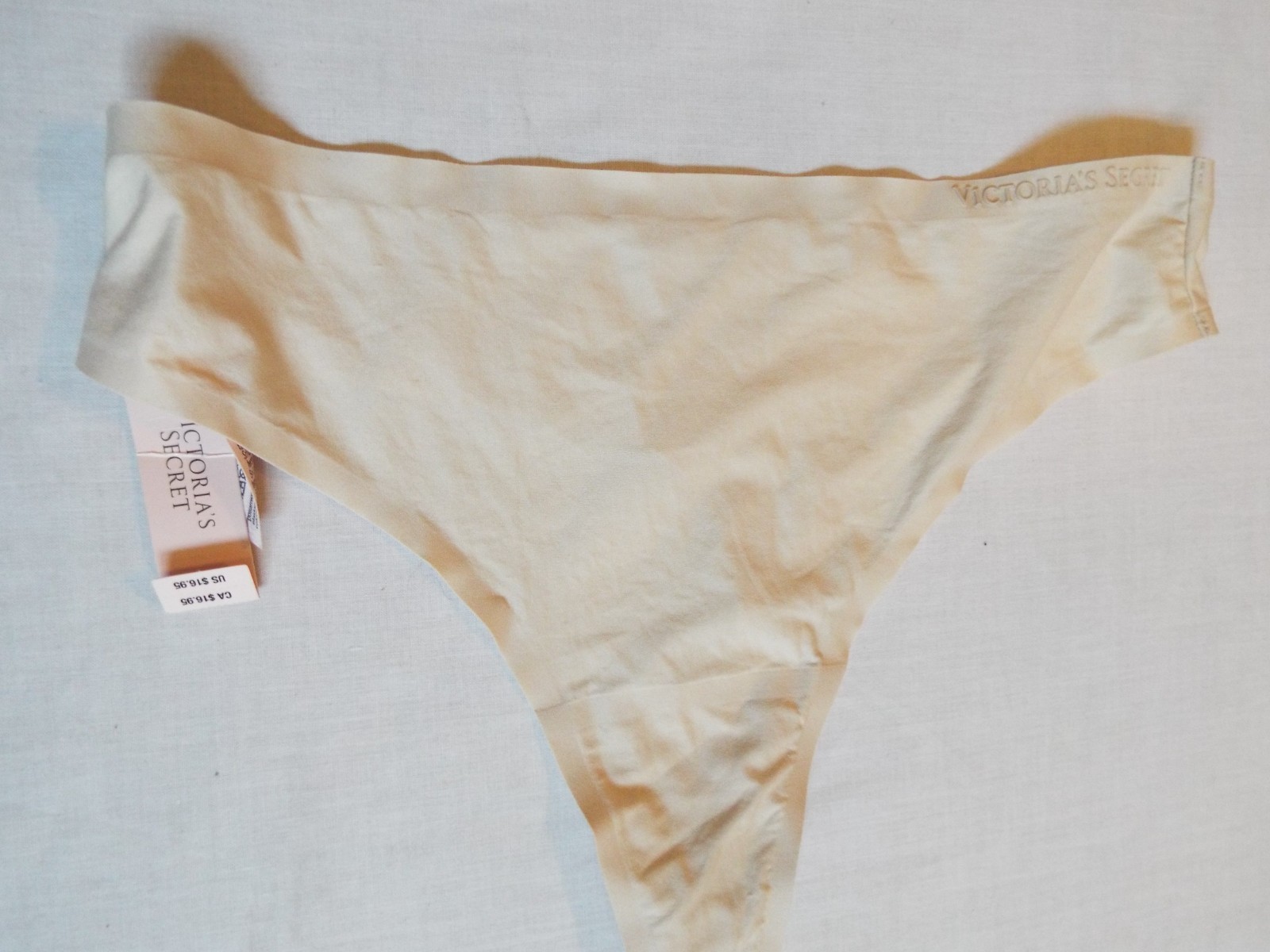 NWT Victoria’s Secret Body by Victoria Flex Mid-Rise Thong Panty Marzipan M