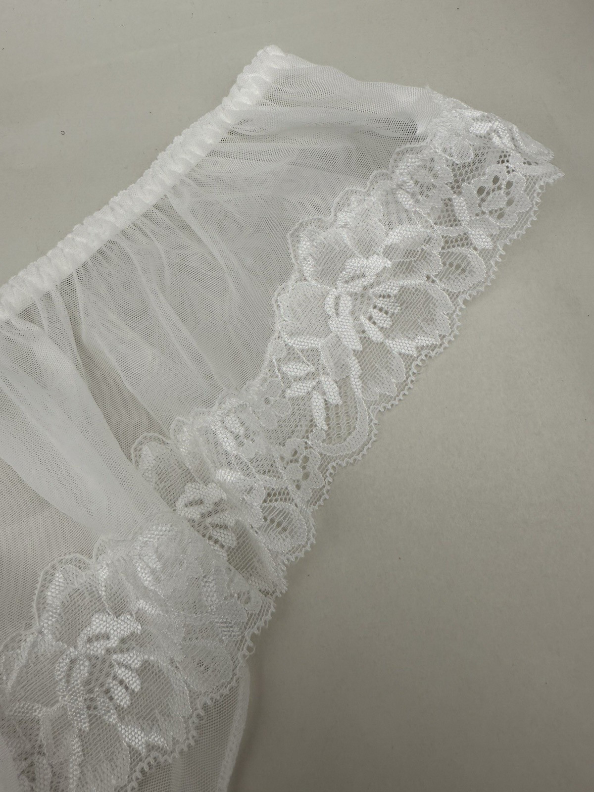 Women’s Lace Sheer Ruffle Thong Panties Bowknot Mid Rise Comfortable Underwear M